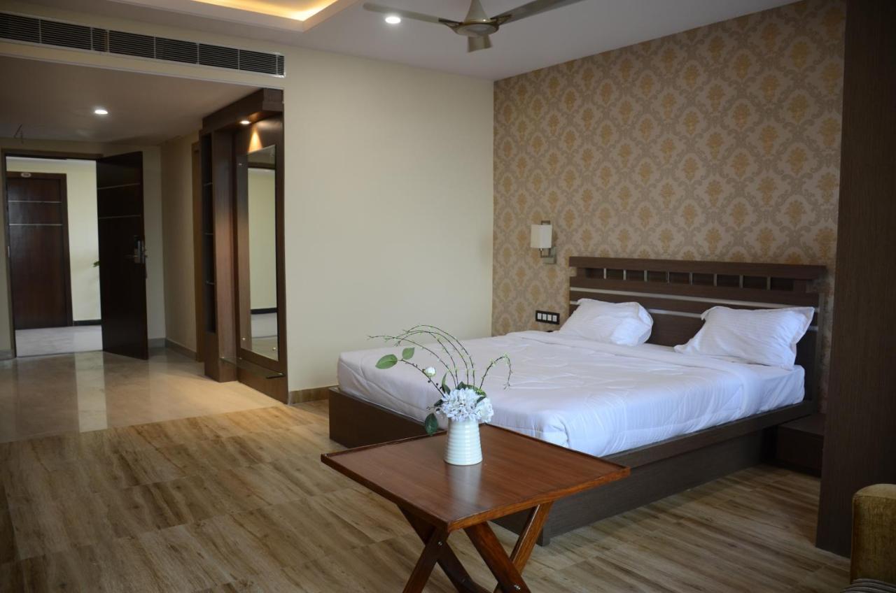 Hotel Puja Residency Varanasi Esterno foto