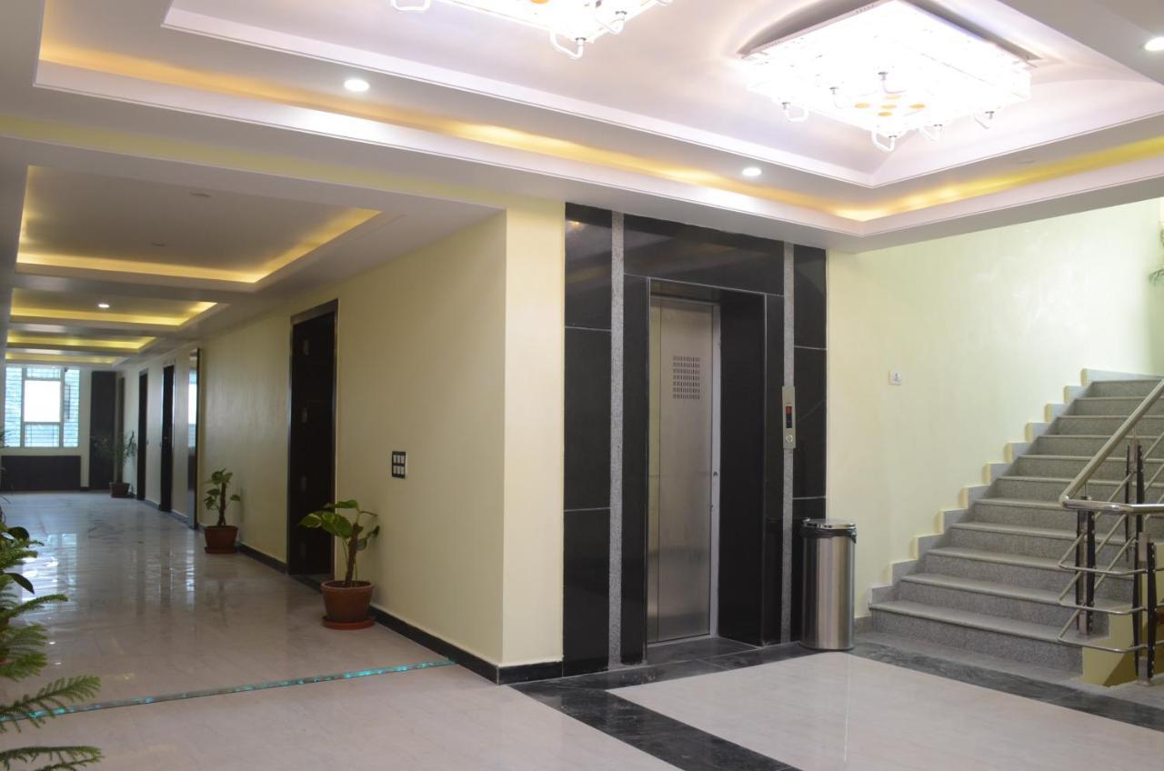 Hotel Puja Residency Varanasi Esterno foto