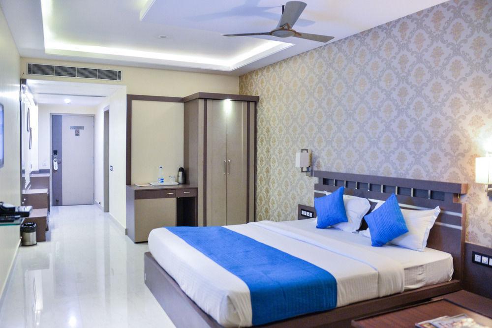 Hotel Puja Residency Varanasi Esterno foto