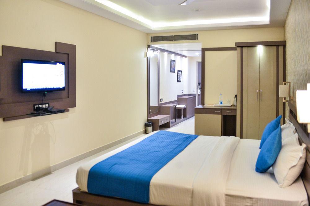 Hotel Puja Residency Varanasi Esterno foto