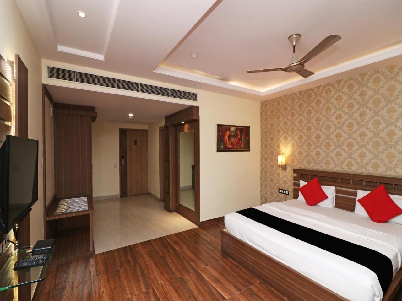Hotel Puja Residency Varanasi Esterno foto