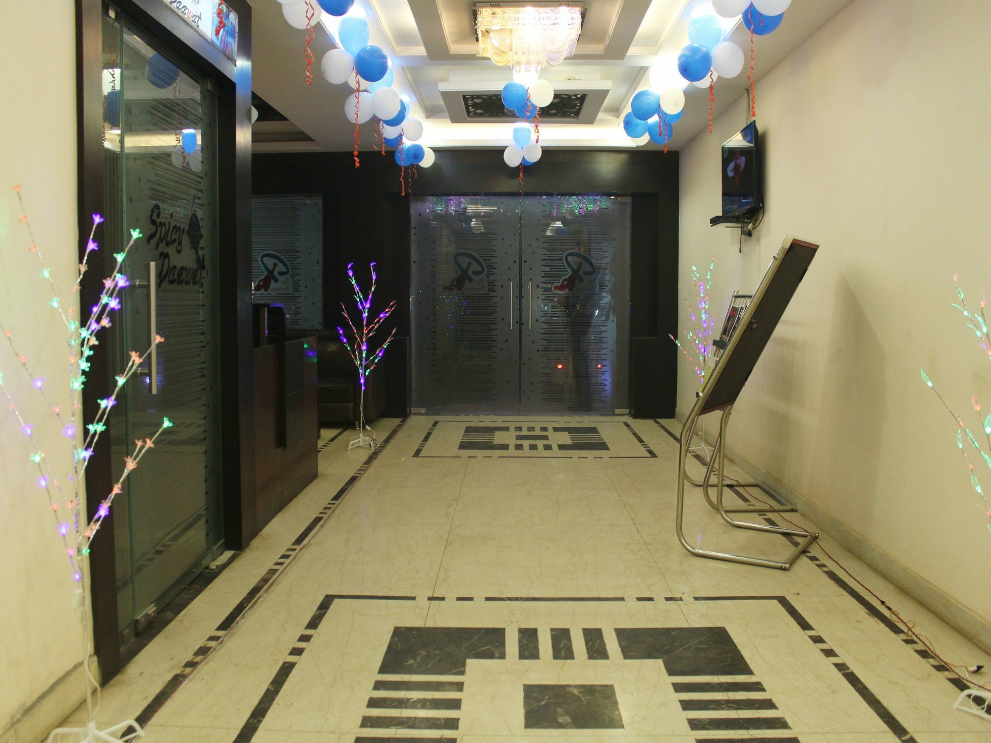 Hotel Puja Residency Varanasi Esterno foto
