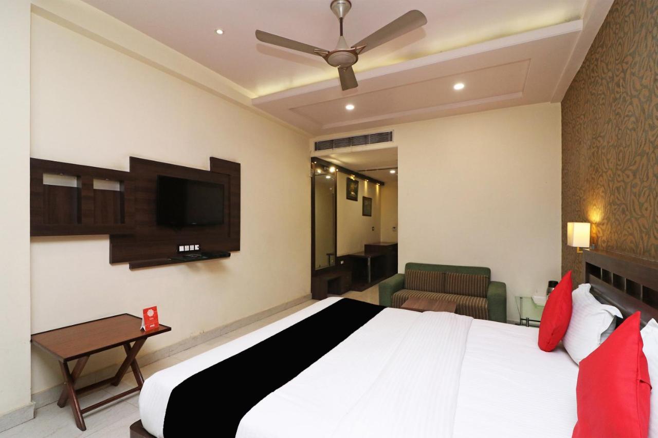 Hotel Puja Residency Varanasi Esterno foto