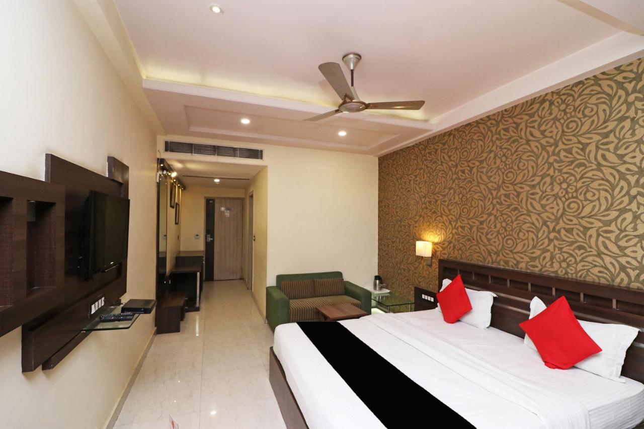 Hotel Puja Residency Varanasi Esterno foto