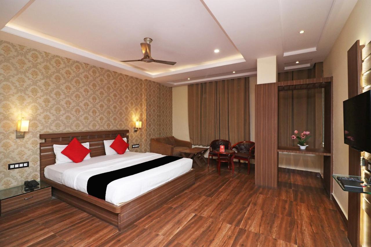 Hotel Puja Residency Varanasi Esterno foto