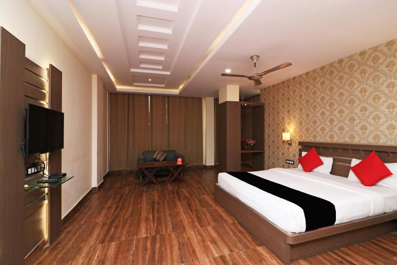 Hotel Puja Residency Varanasi Esterno foto