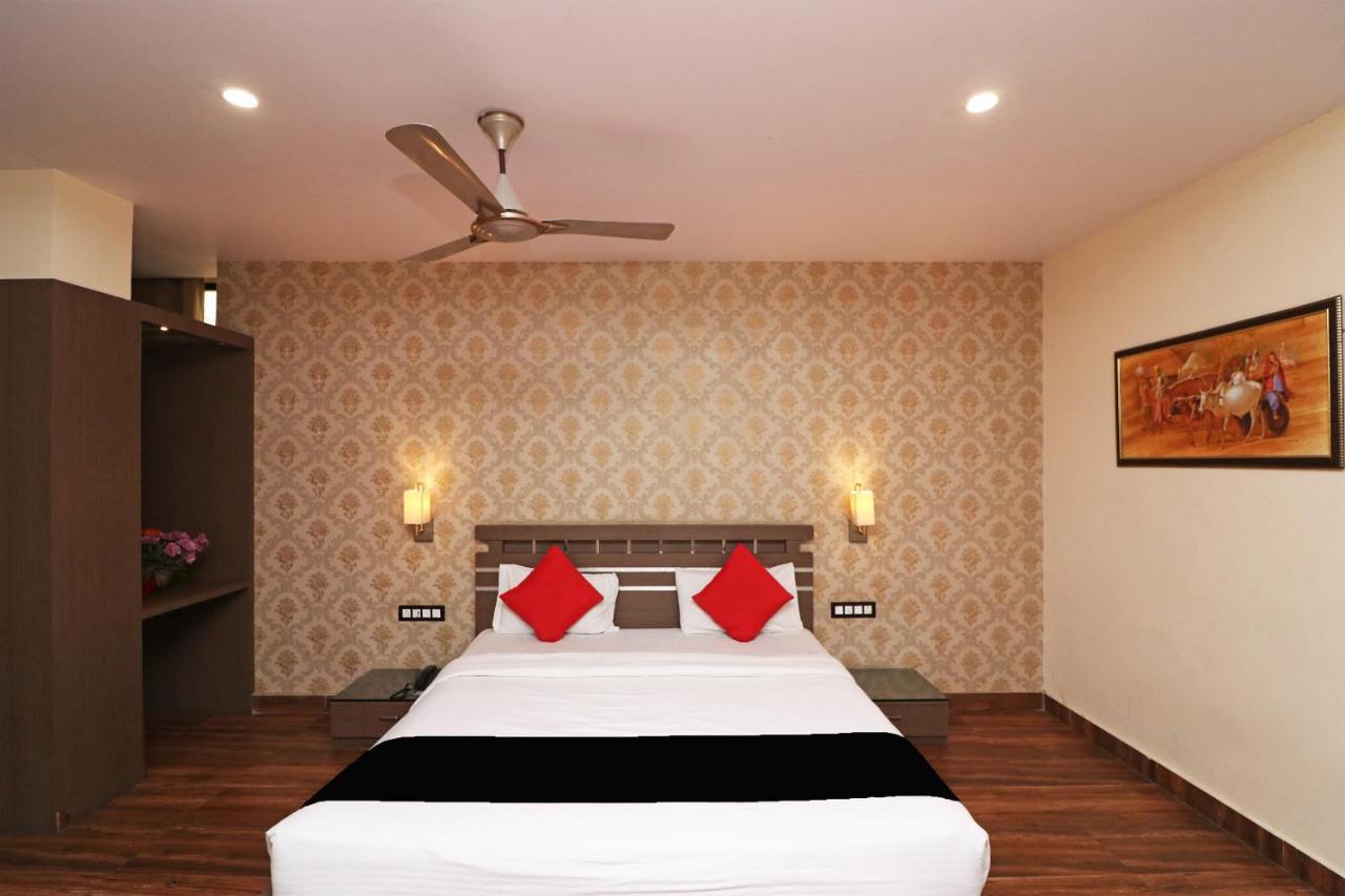 Hotel Puja Residency Varanasi Esterno foto