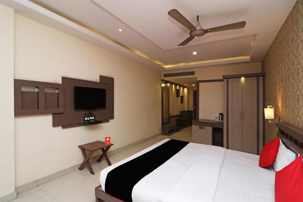 Hotel Puja Residency Varanasi Esterno foto
