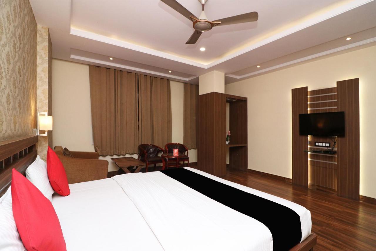 Hotel Puja Residency Varanasi Esterno foto